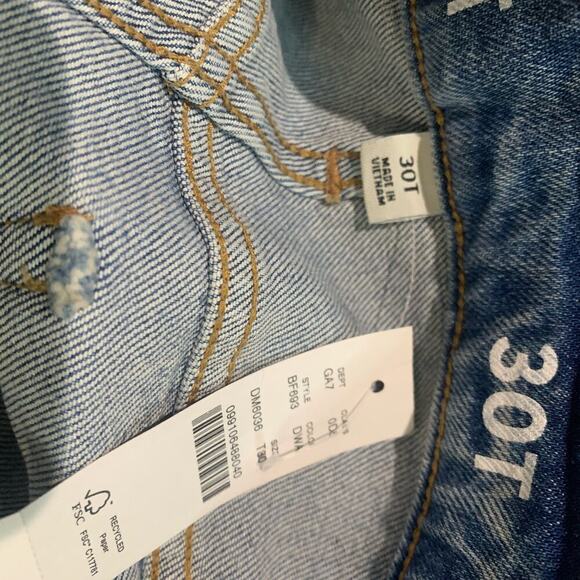 NWT J. Crew | Classic Straight Jean Frayed Hem | 30T (10T) - Picture 8 of 8